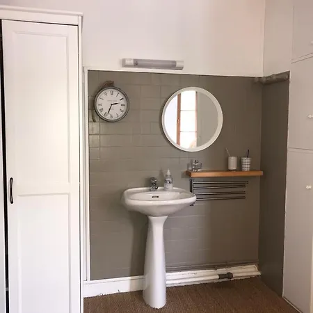Maison De Famille Idealement Situee